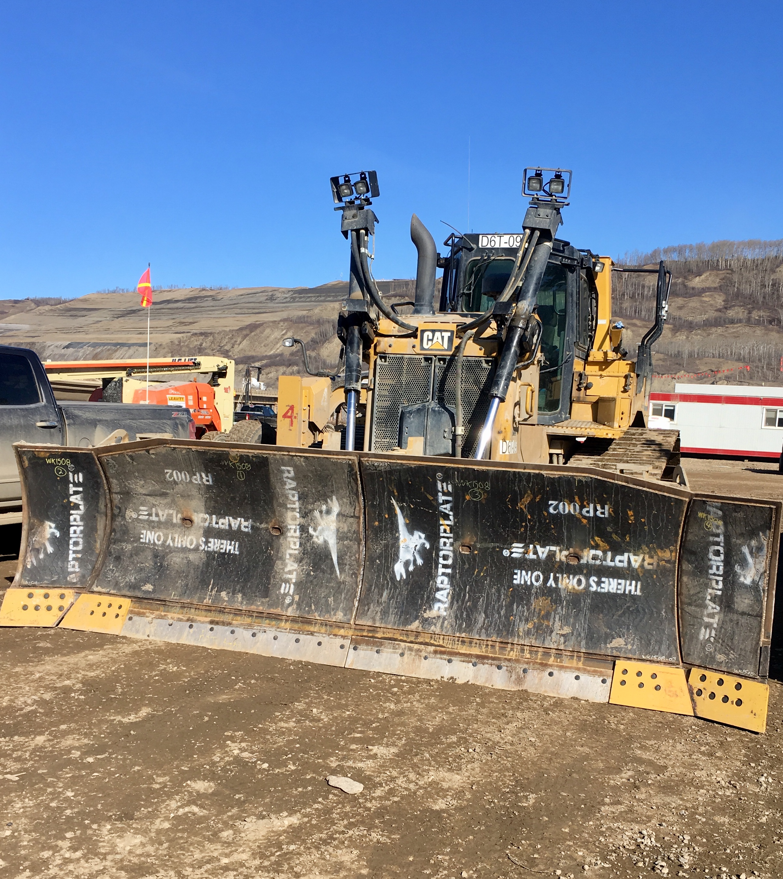 RaptorPlate&reg; Dozer Blade wear kit solution.