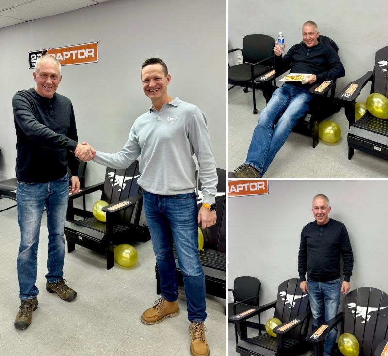 Tres fotos de un hombre al que se agradece en la oficina de Raptor: d&aacute;ndole la mano a un colega, sentado en una silla Adirondack negra con un refrigerio y de pie junto a las sillas, con globos dorados