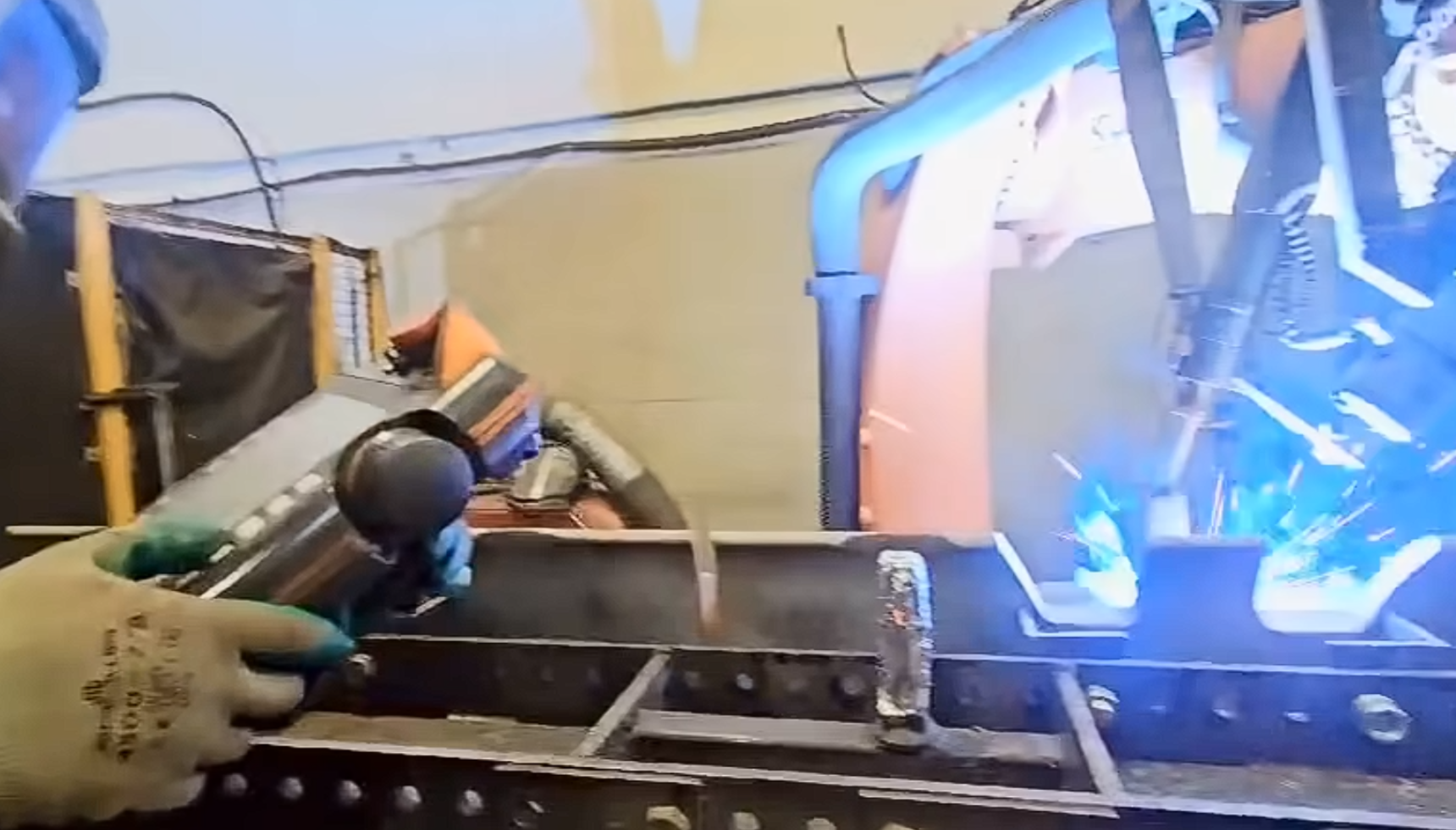 <p>Raptor Robotic Welding</p>